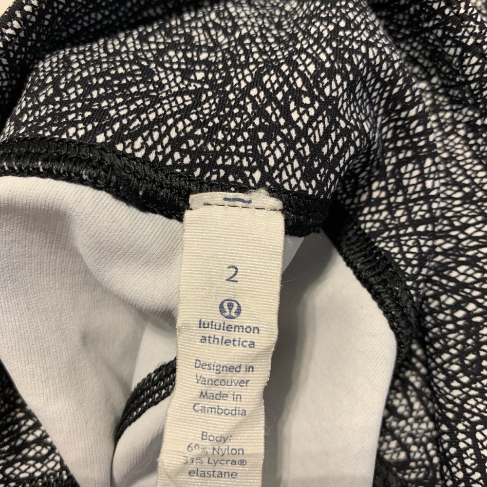NWOT LULULEMON WUNDER UNDER 28” - Picture 2 of 3